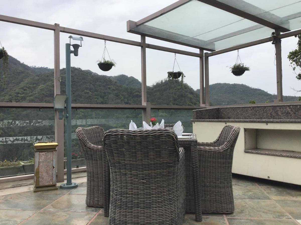 Timber Trail Base Resort - At The Foothills Of Adventure Parwanoo Ngoại thất bức ảnh