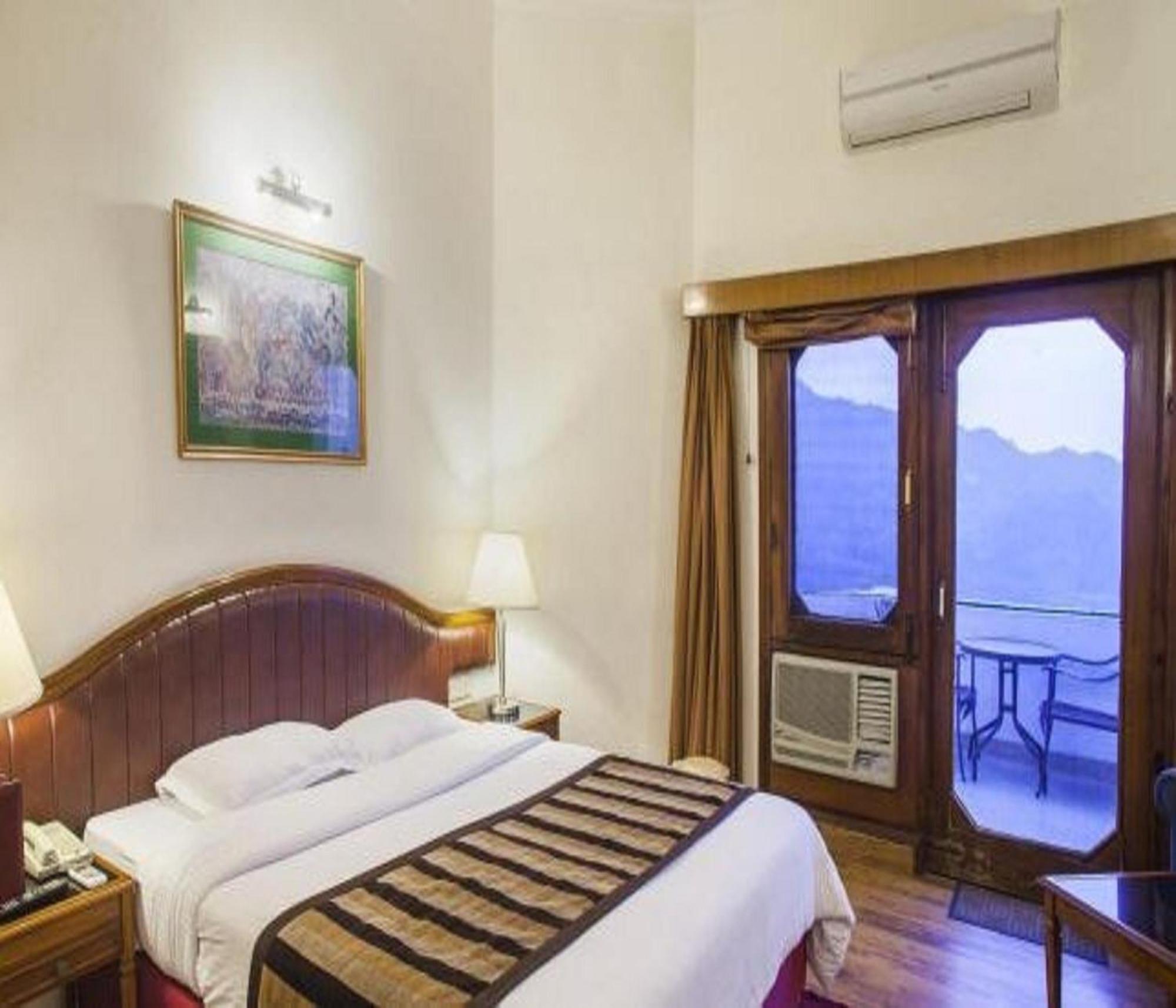 Timber Trail Base Resort - At The Foothills Of Adventure Parwanoo Ngoại thất bức ảnh